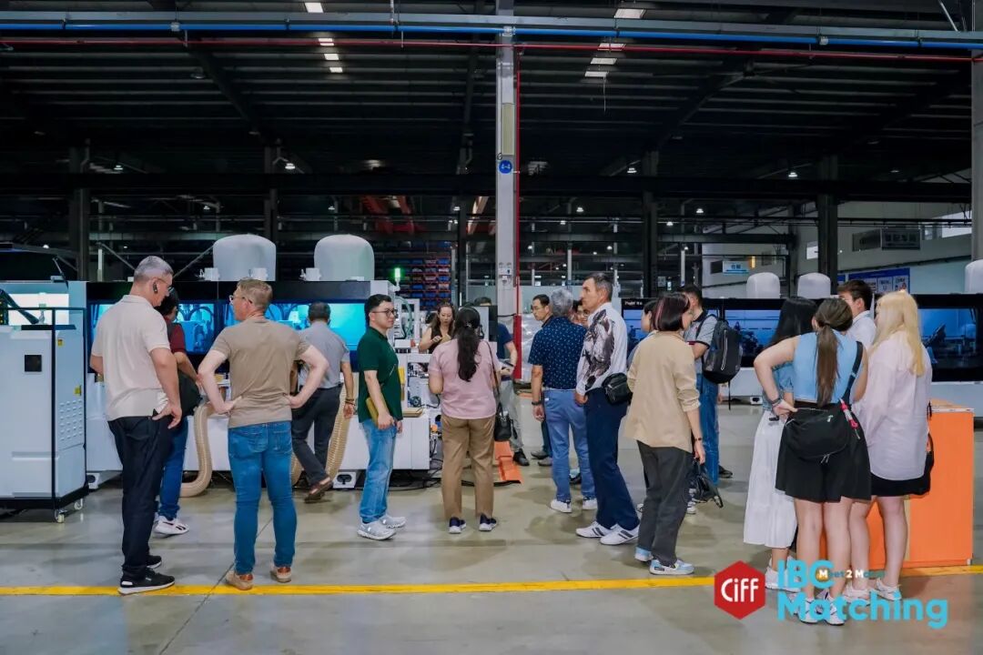 2026中国家博会暨广州国际家具展览会CIFF主办单位:中国对外贸易广州展览有限公司 红星美凯龙家居集团股份有限公司 中国轻工工艺品进出口商会 广东省家具协会 广州市家具行业协会